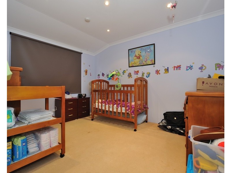 8 Trevino Drive, Port Kennedy WA 6172