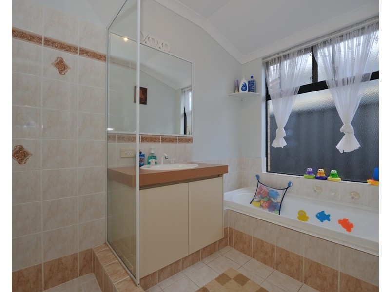 8 Trevino Drive, Port Kennedy WA 6172