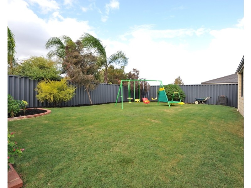 8 Trevino Drive, Port Kennedy WA 6172