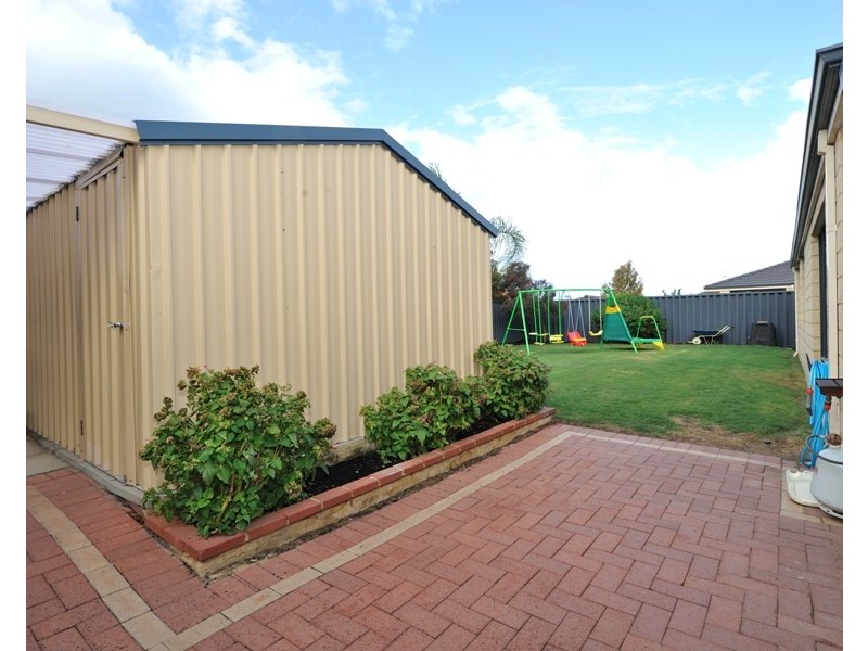 8 Trevino Drive, Port Kennedy WA 6172