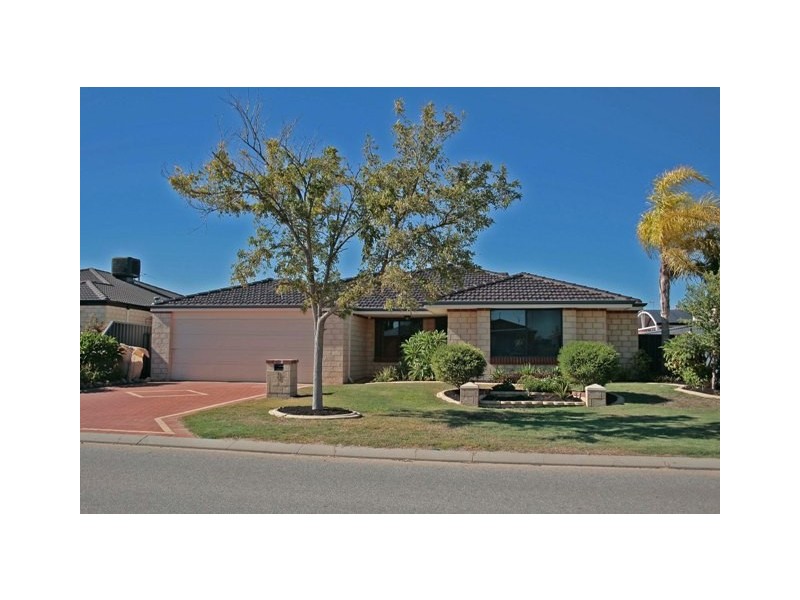8 Trevino Drive, Port Kennedy WA 6172