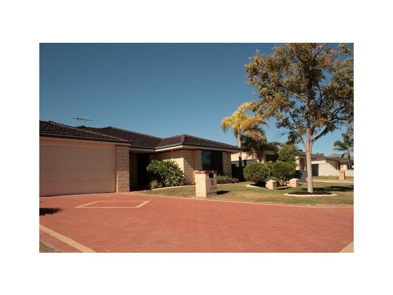 8 Trevino Drive, Port Kennedy WA 6172