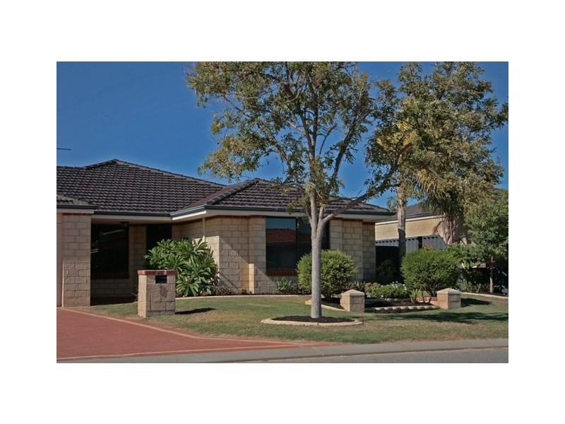 8 Trevino Drive, Port Kennedy WA 6172