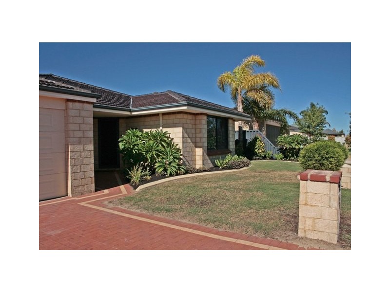 8 Trevino Drive, Port Kennedy WA 6172