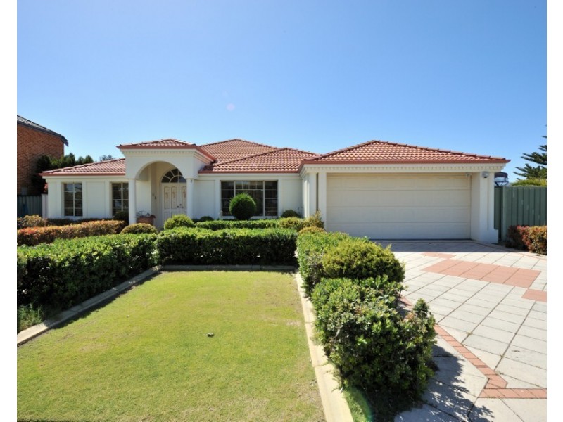 2 Bayside Blvd, Port Kennedy WA 6172