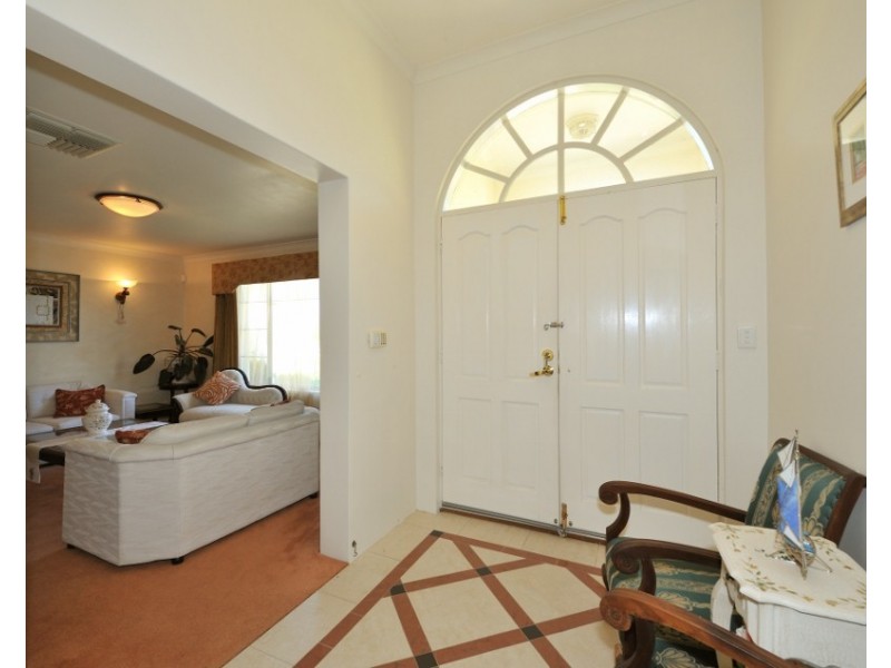 2 Bayside Blvd, Port Kennedy WA 6172