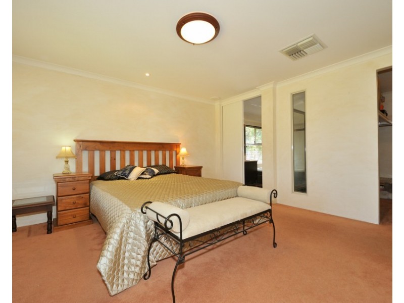 2 Bayside Blvd, Port Kennedy WA 6172