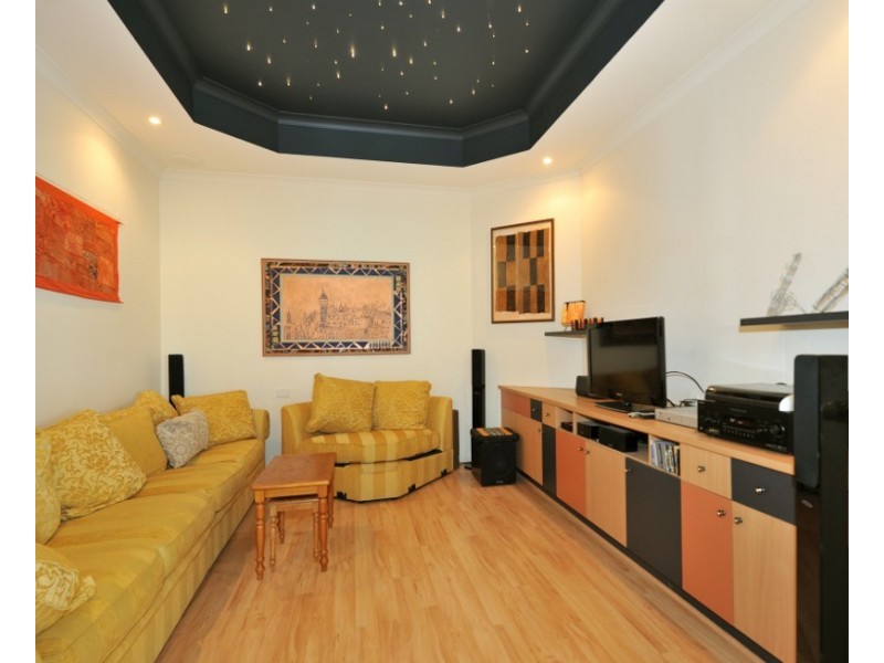 2 Bayside Blvd, Port Kennedy WA 6172