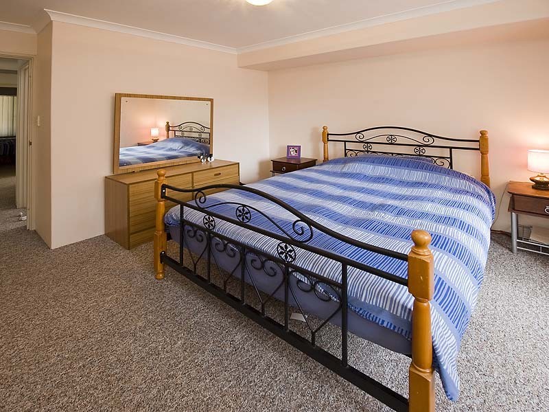 17 Coola Place, High Wycombe WA 6057