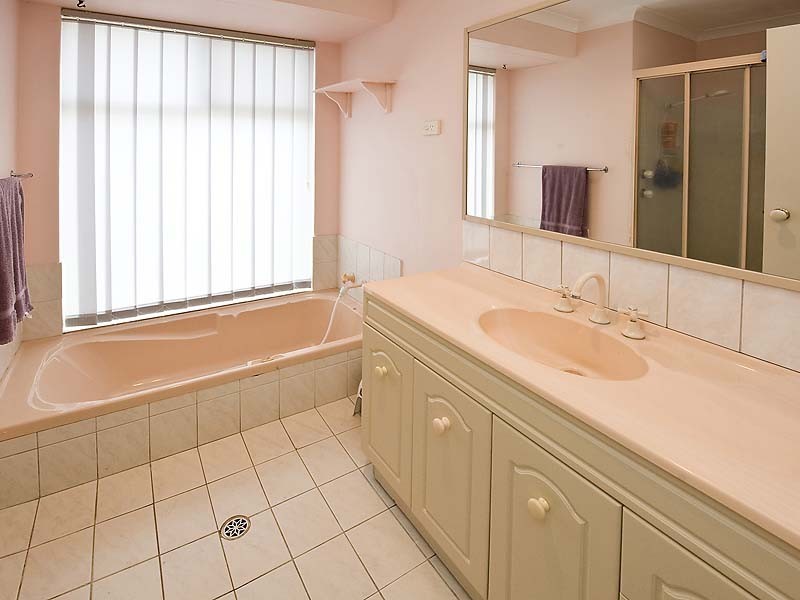 17 Coola Place, High Wycombe WA 6057