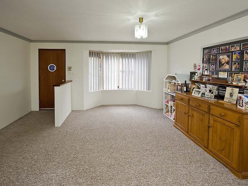 17 Coola Place, High Wycombe WA 6057