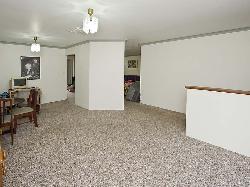 17 Coola Place, High Wycombe WA 6057