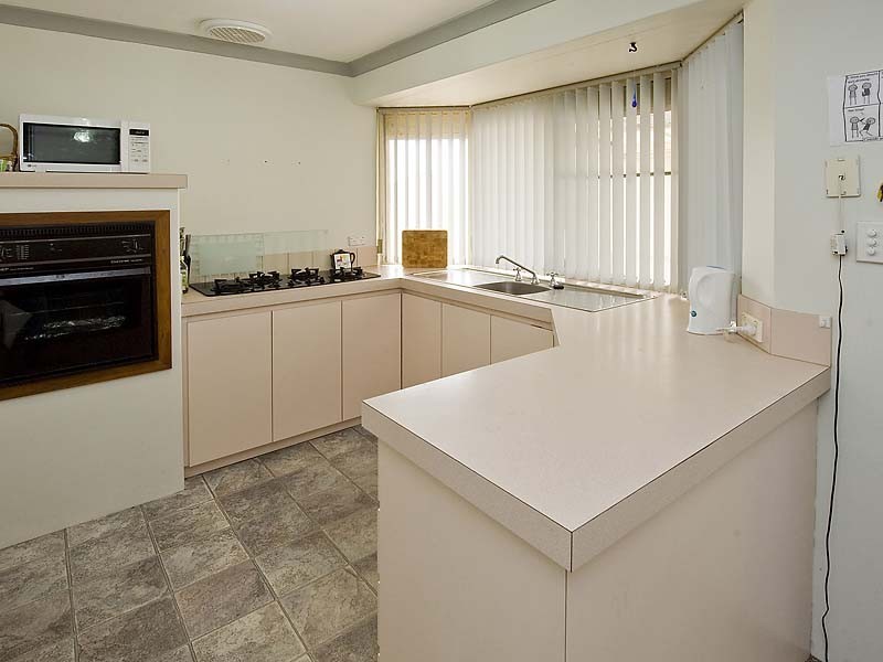 17 Coola Place, High Wycombe WA 6057