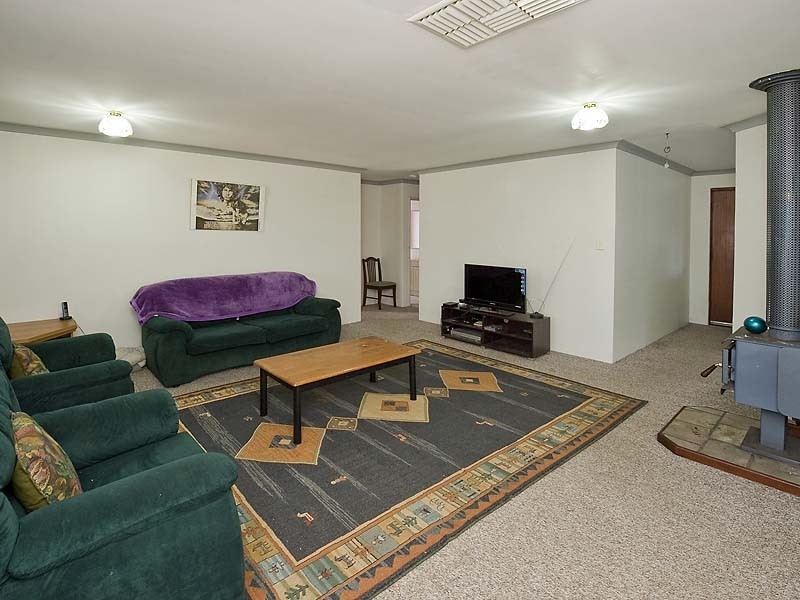 17 Coola Place, High Wycombe WA 6057