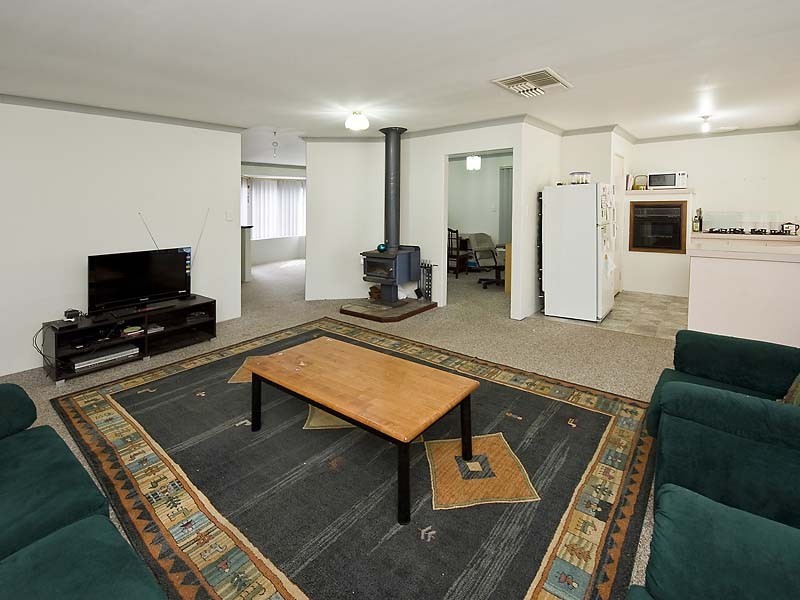 17 Coola Place, High Wycombe WA 6057