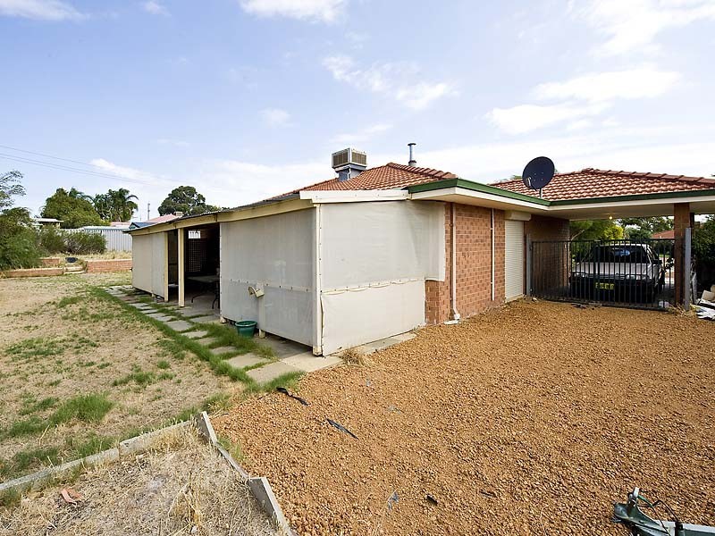 17 Coola Place, High Wycombe WA 6057