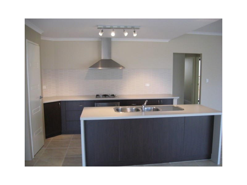 23 Kerkeri Heights, Lakelands WA 6180