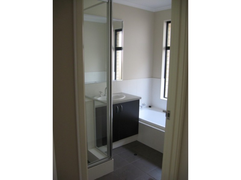 23 Kerkeri Heights, Lakelands WA 6180