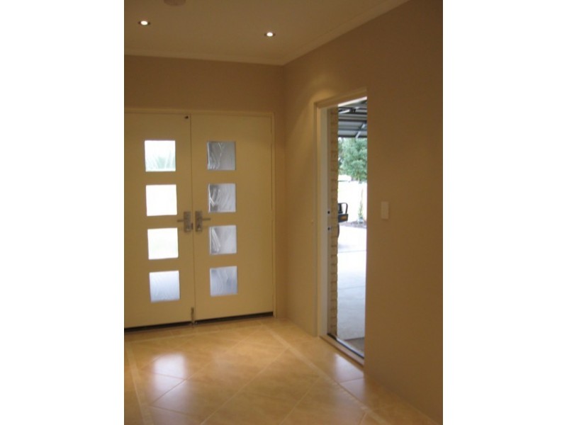 23 Kerkeri Heights, Lakelands WA 6180