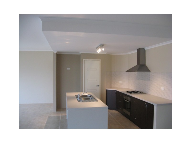 23 Kerkeri Heights, Lakelands WA 6180