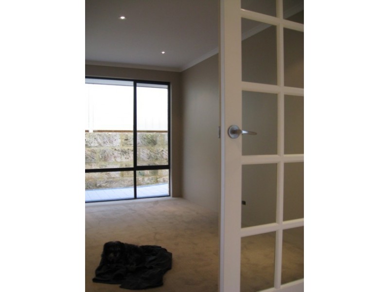 23 Kerkeri Heights, Lakelands WA 6180