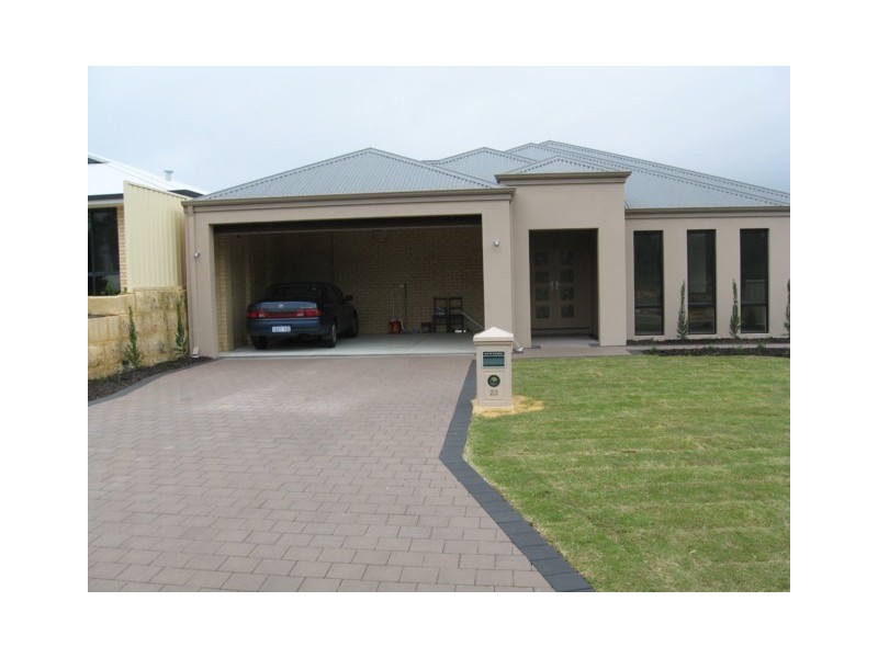 23 Kerkeri Heights, Lakelands WA 6180