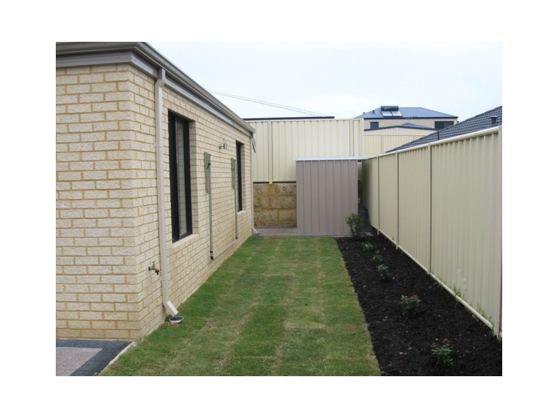 23 Kerkeri Heights, Lakelands WA 6180