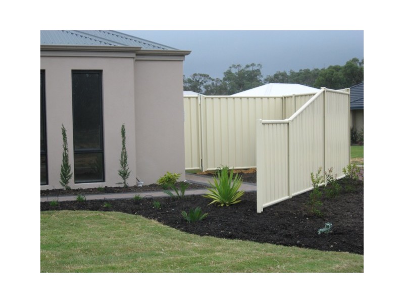 23 Kerkeri Heights, Lakelands WA 6180