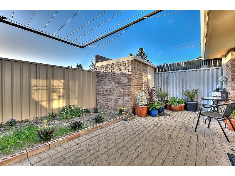 18/10 Hawkins Street, Rockingham WA 6168