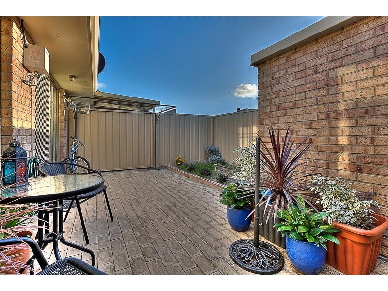 18/10 Hawkins Street, Rockingham WA 6168