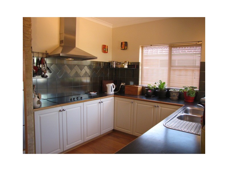 27 Bampton Way, Warnbro WA 6169