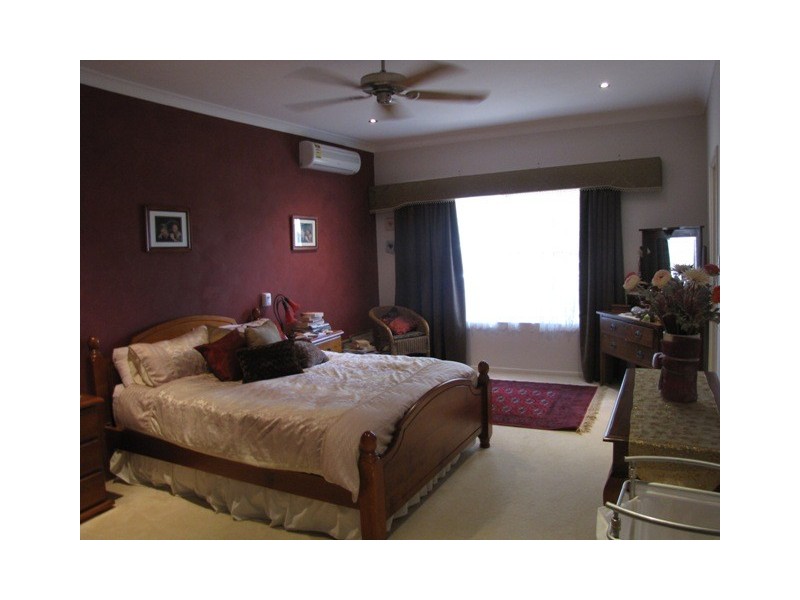 27 Bampton Way, Warnbro WA 6169