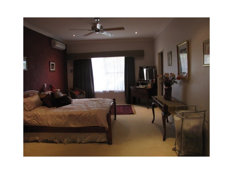 27 Bampton Way, Warnbro WA 6169