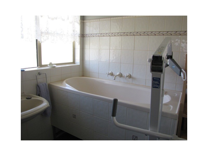 27 Bampton Way, Warnbro WA 6169