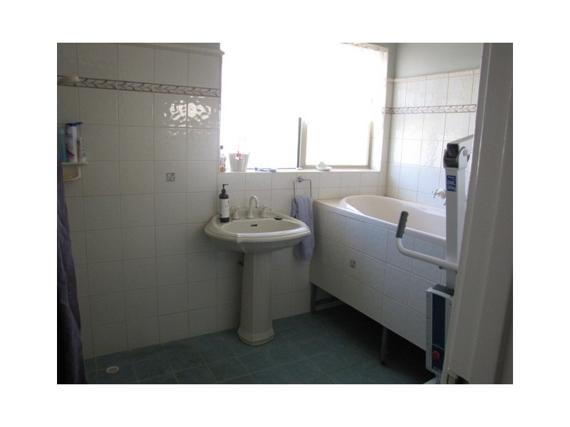 27 Bampton Way, Warnbro WA 6169