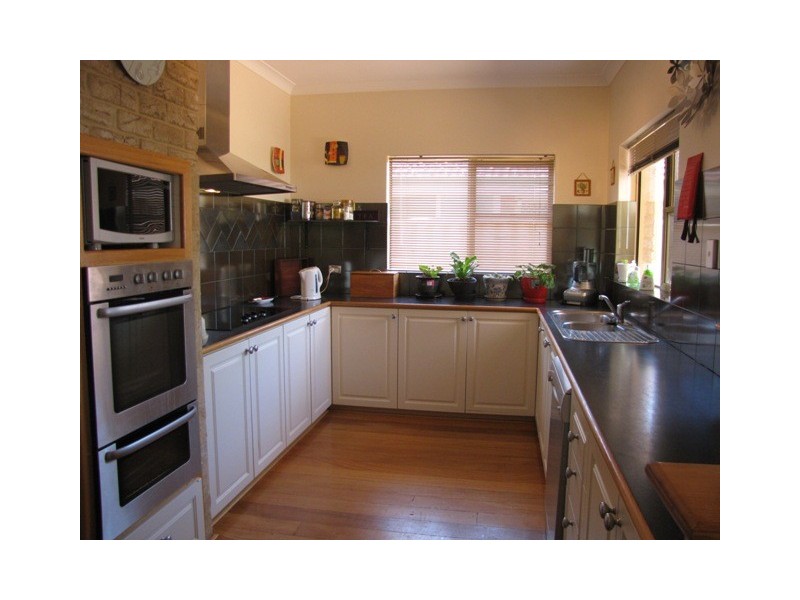 27 Bampton Way, Warnbro WA 6169