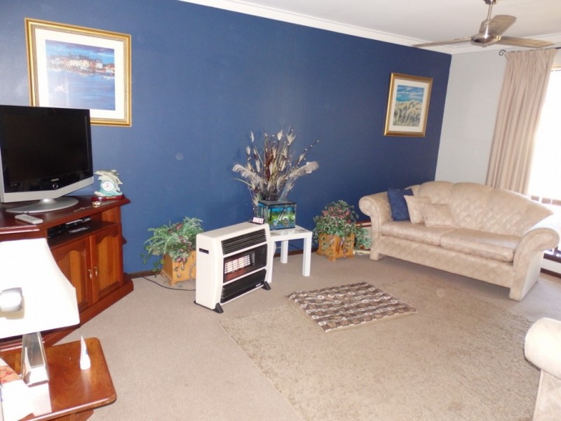 11 Tobin Way, Cooloongup WA 6168