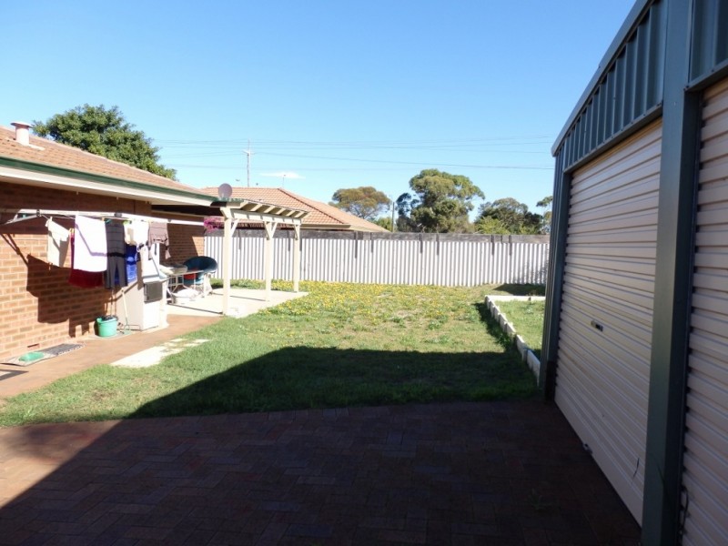 11 Tobin Way, Cooloongup WA 6168