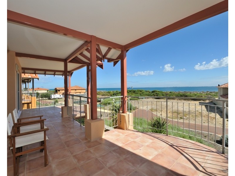 10 Wave Cove, Port Kennedy WA 6172
