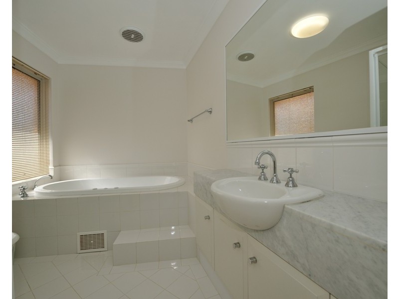 10 Wave Cove, Port Kennedy WA 6172