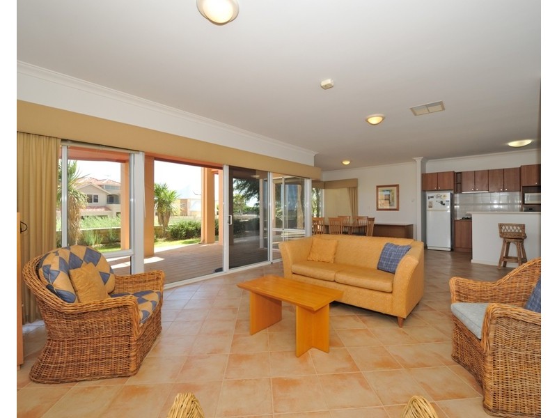 10 Wave Cove, Port Kennedy WA 6172