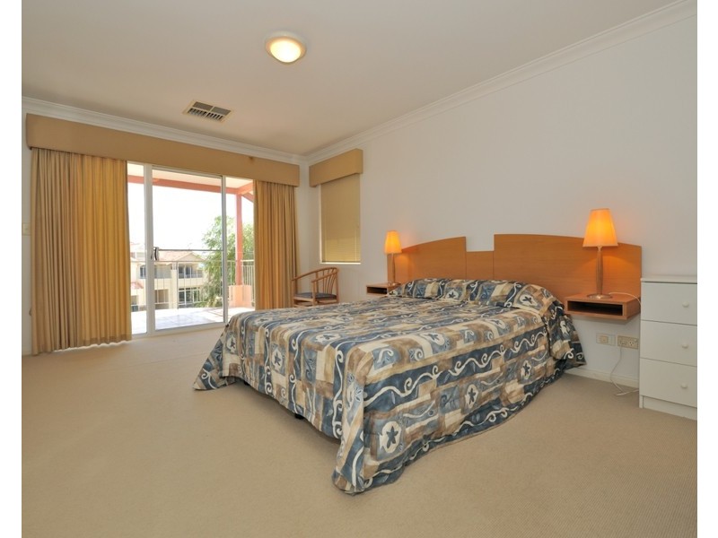 10 Wave Cove, Port Kennedy WA 6172