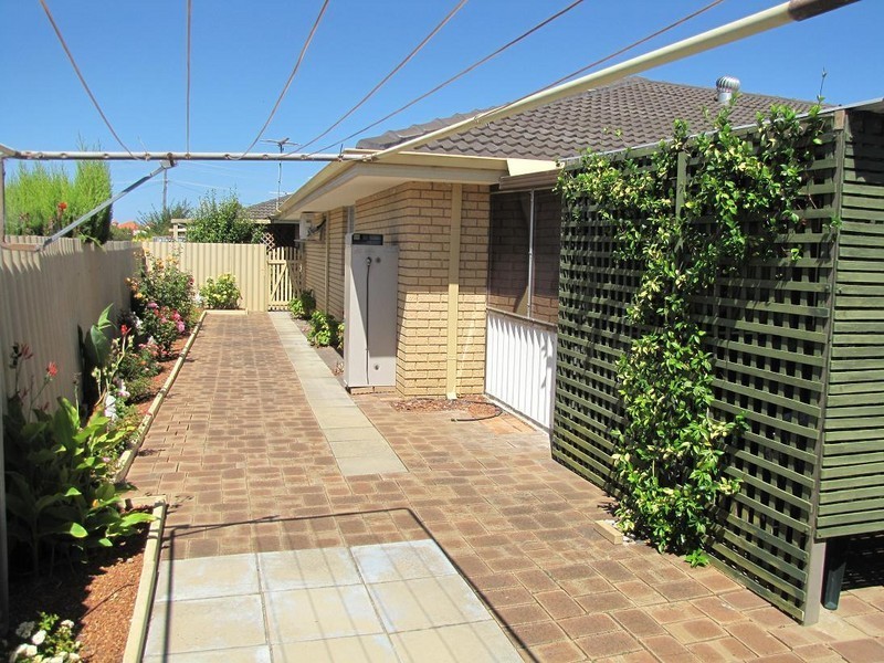 16-11 Louise Street, Rockingham WA 6168