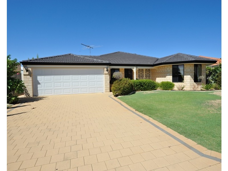 8 Boyle Ave, Rockingham WA 6168