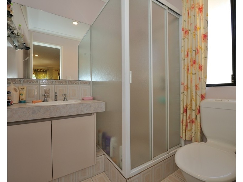 8 Boyle Ave, Rockingham WA 6168