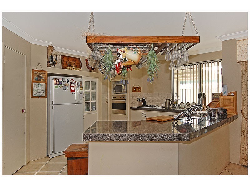 31 Salamanca Parkway, Port Kennedy WA 6172