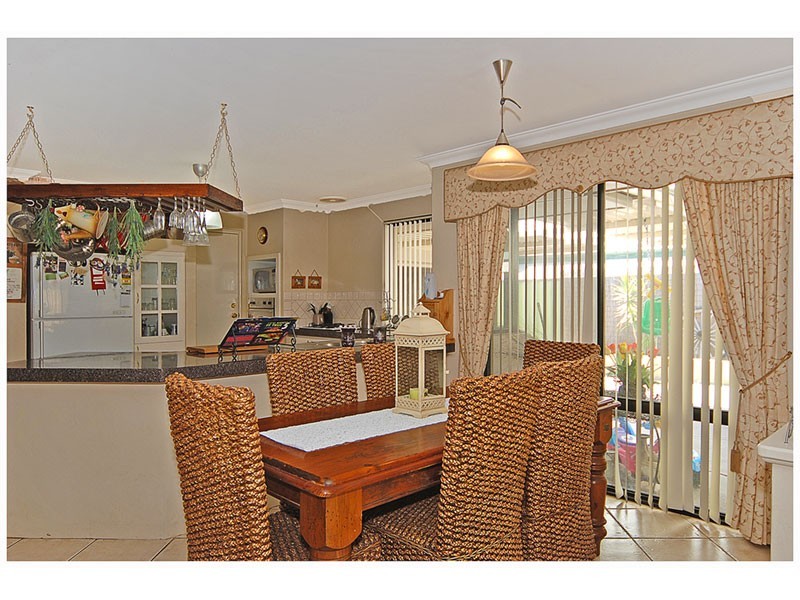 31 Salamanca Parkway, Port Kennedy WA 6172