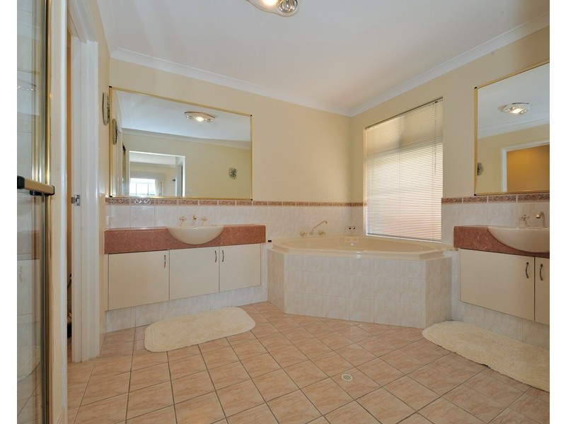 86 Baltimore Gardens, Port Kennedy WA 6172