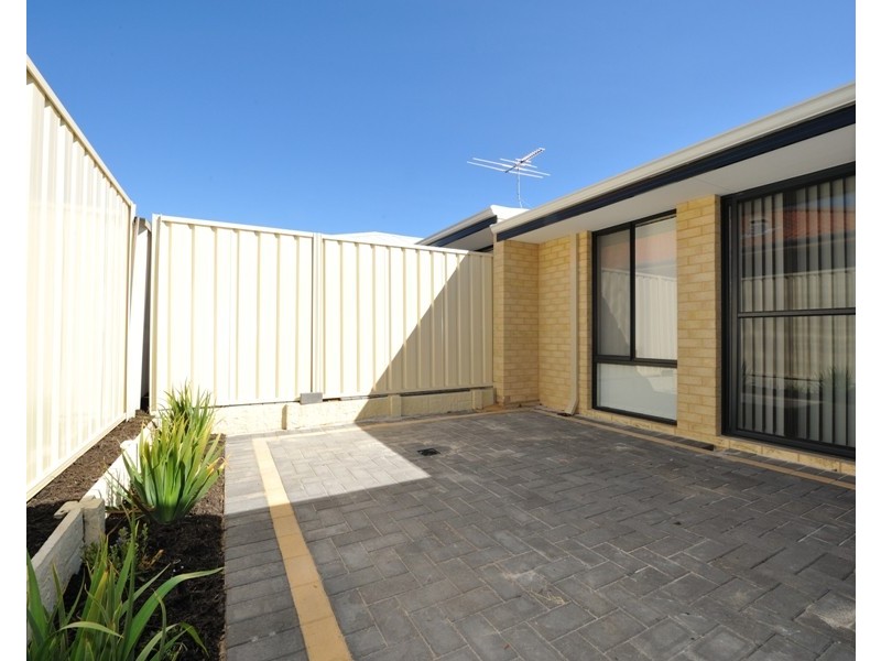 213 Willmott Drive, Waikiki WA 6169