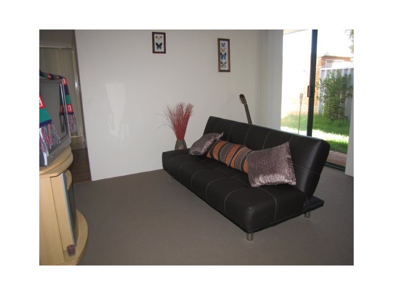 2 / 10 Dowling Street, Rockingham WA 6168